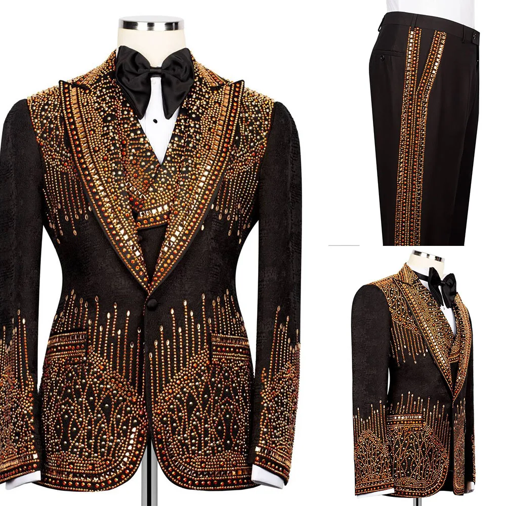 

Мужские свадебные смокинги ручной работы с бусинами, тяжелые хрустальные остроконечные лацканы, куртка для дня рождения, банкета, индивидуальный заказ, одежда для жениха из 3 предметов