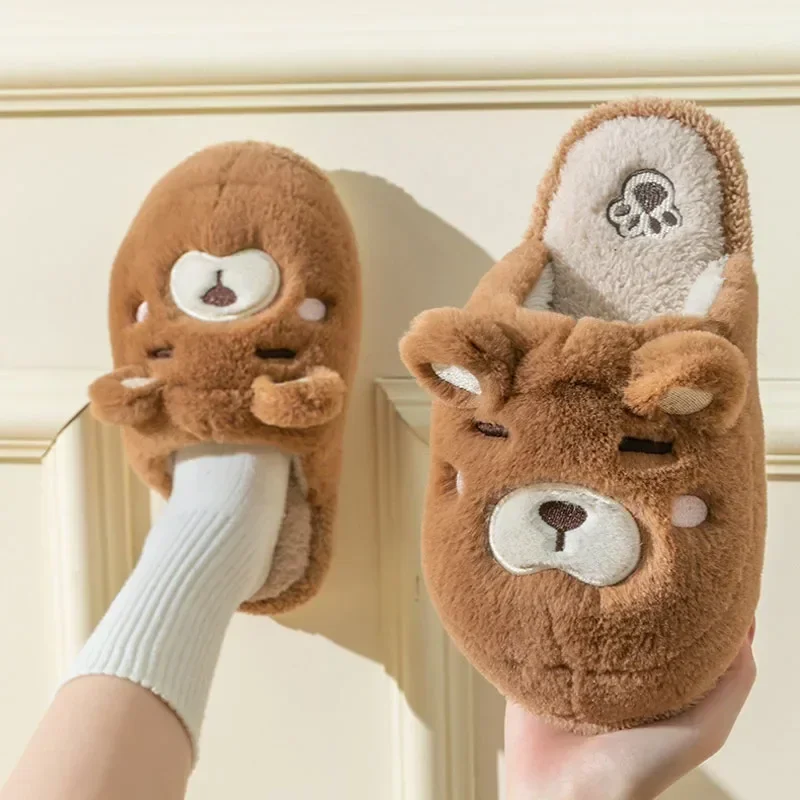 Chinelos de pelúcia dos desenhos animados para homens e mulheres, sapatos de chão fuzzy engraçados, sapatos baixos para sala de casa, urso de