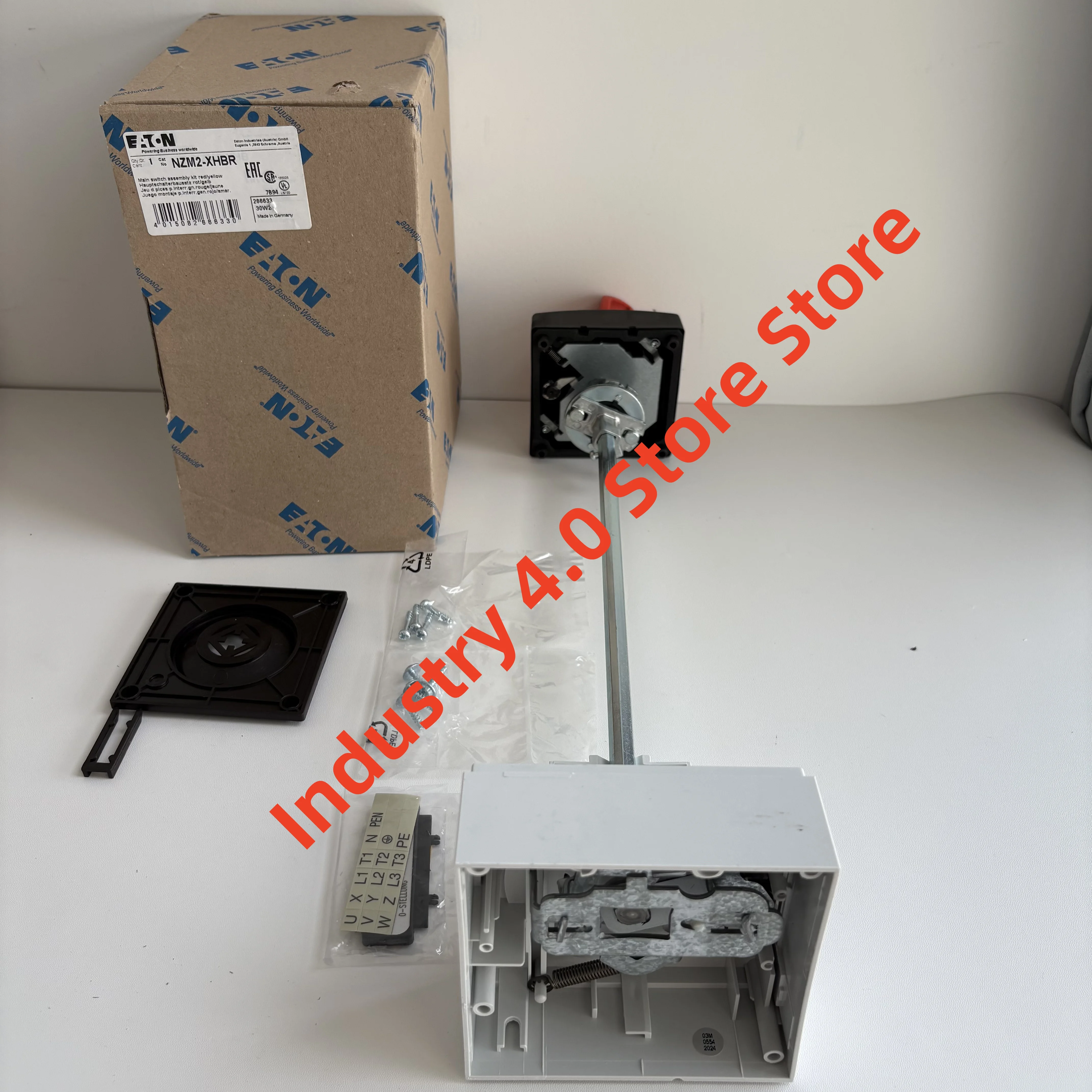 새로운 오리지널 NZM2-XHBR 도어 연결 작동 핸들