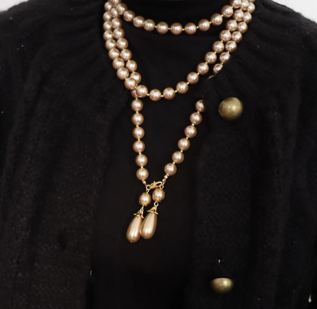 

Simulated Pearls Decorated Sweater Chains Baroquel Styles With Some Flaw Beads Neckalces For Women The Old Vintages