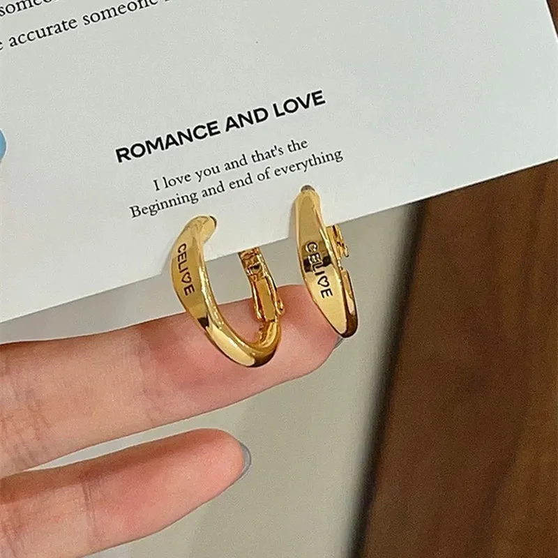 

Niche Design Sense Metal Letter Earrings and Ear Rings, Simple and Versatile for Women, Business Party, White-collar Earrings