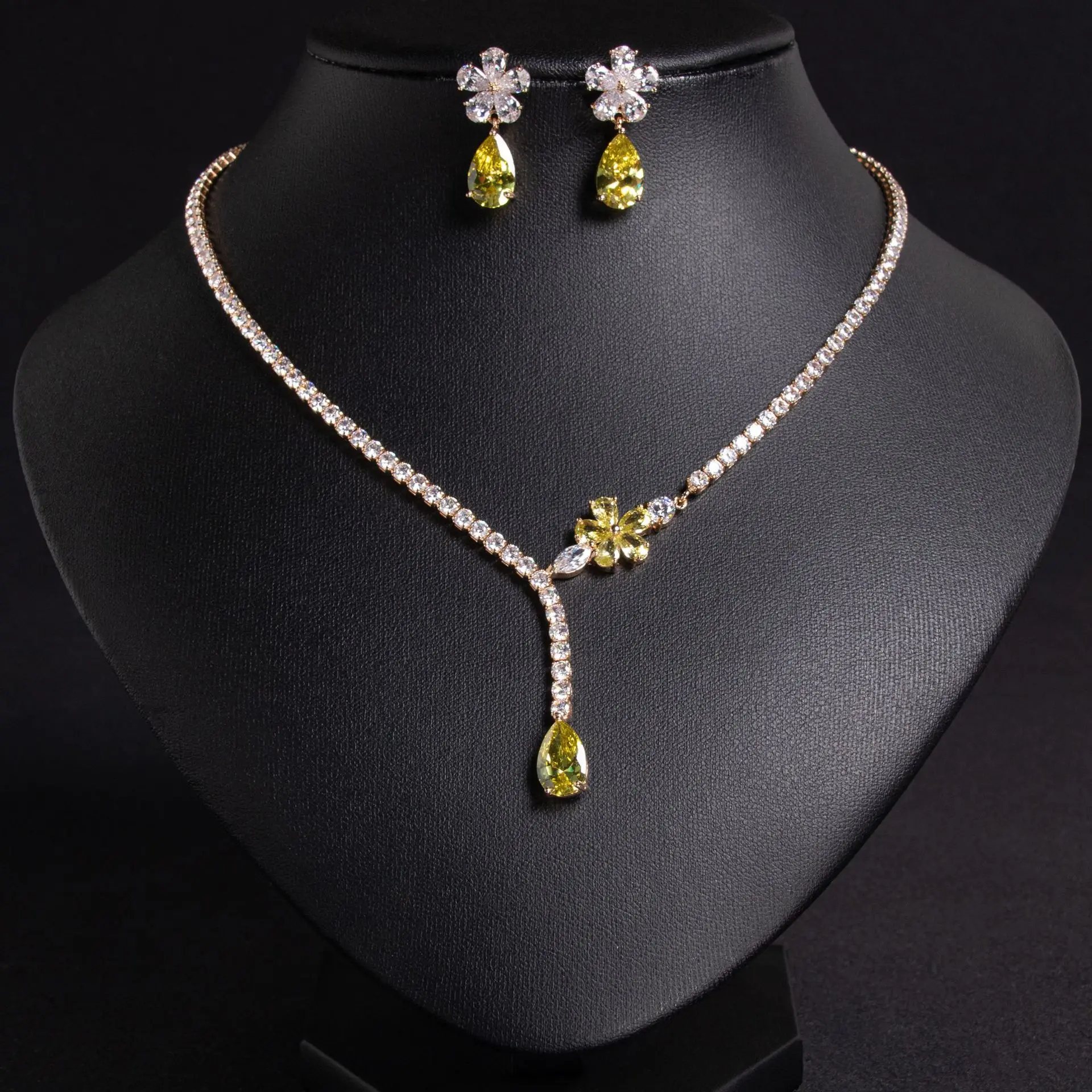 

2025 new water drop flower zircon necklace earring set hand-inlaid zircon exquisite jewelry set