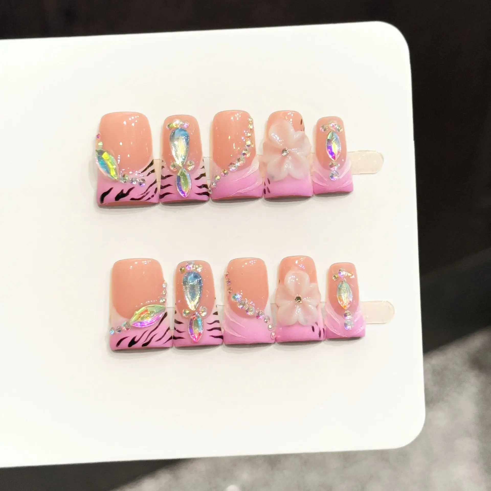 

10pcs Tiger Pattern French Style Press On Nails Pink Purple Gradient Duckbill Handmade False Nails 3D Flower Diamond Fake Nail