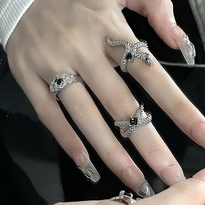 New Fashion Design Gothic Diamond-encrusted Zircon Snake-shaped Personality Trendy Open Rings for Women Punk Party Jewelry Gift