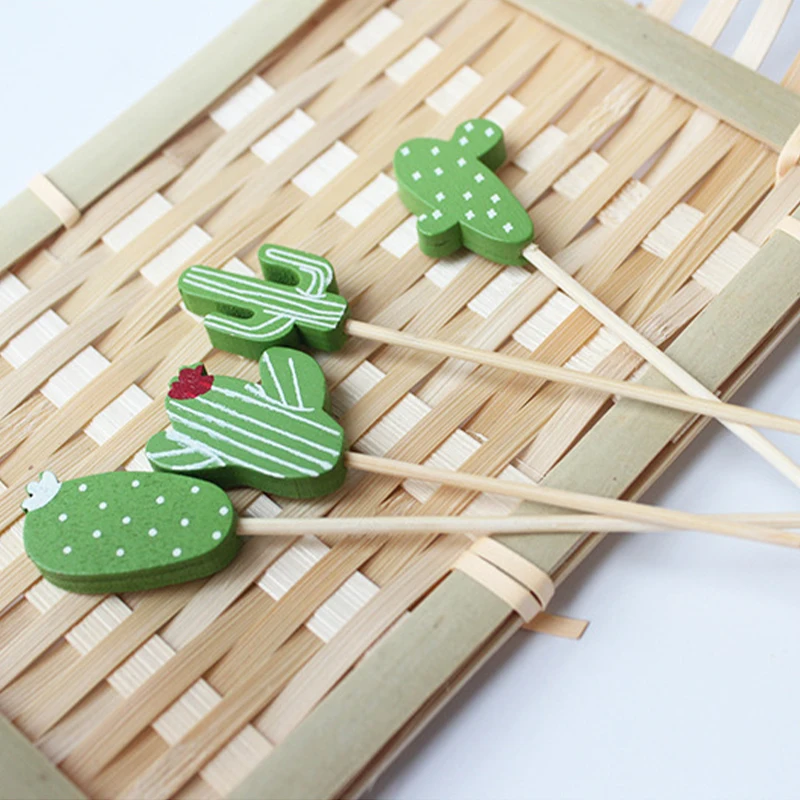 100PCS Cactus Cocktail Picks for Appetizer Tropical Cacti Picks for Drinks Fruits Disposable Bamboo Skewers for Dessert Cake
