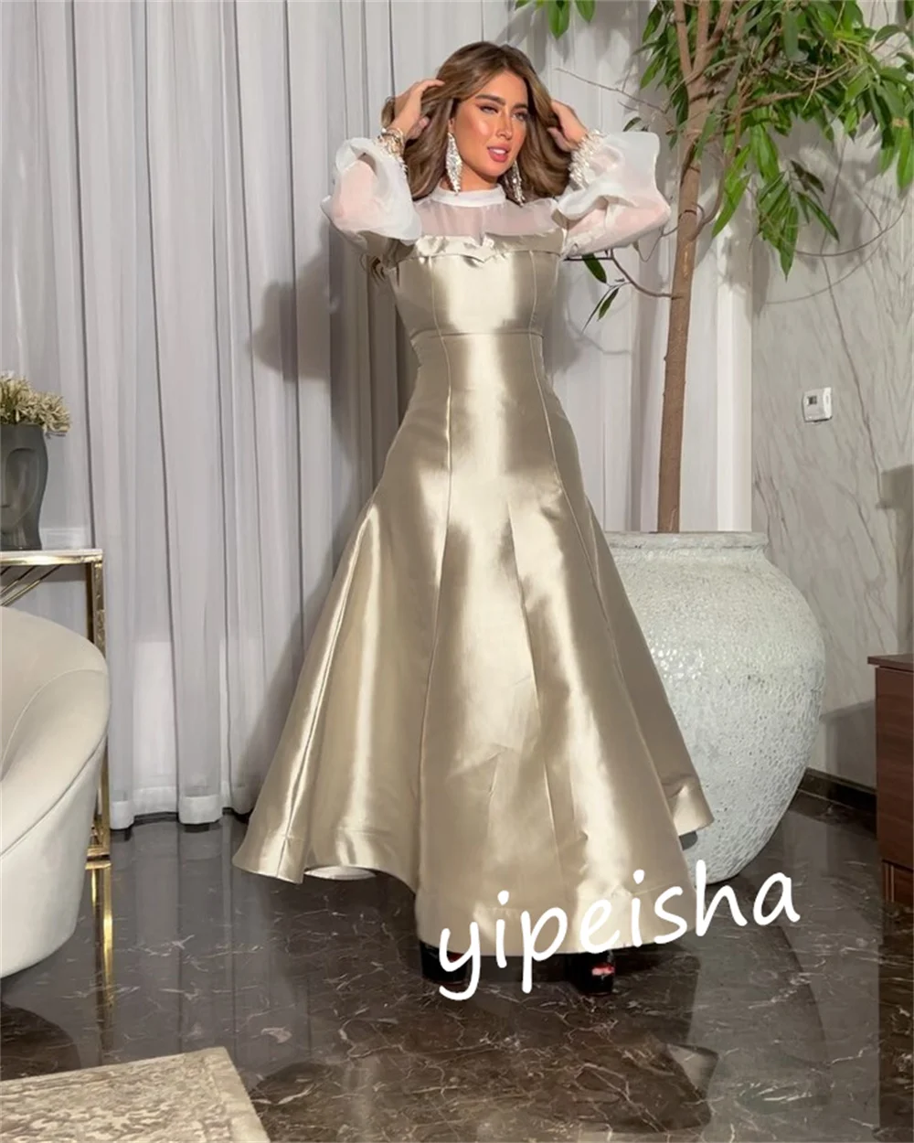 Maßgeschneidertes, drapiertes Weihnachts-Ballkleid aus Satin mit O-Ausschnitt, maßgeschneiderter Anlass, Midi es, Saudi-Arabien