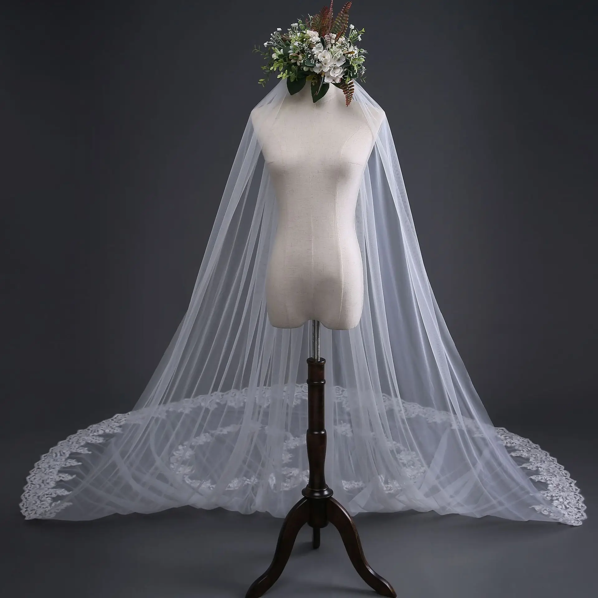 Foto reale 3m di lunghezza 3m di larghezza velo da sposa a uno strato con pettine bordo in pizzo bianco veli da sposa avorio Appliqued cattedrale matrimonio