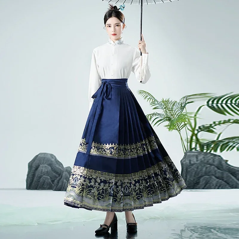 Ethnic style Hanfu suit embroidered horse face skirt long sleeved standing collar shirt two-piece Hanfu set