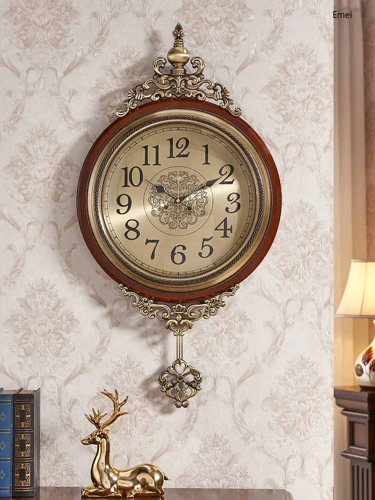 

European retro wall clock living room solid wood clock American restaurant art clock