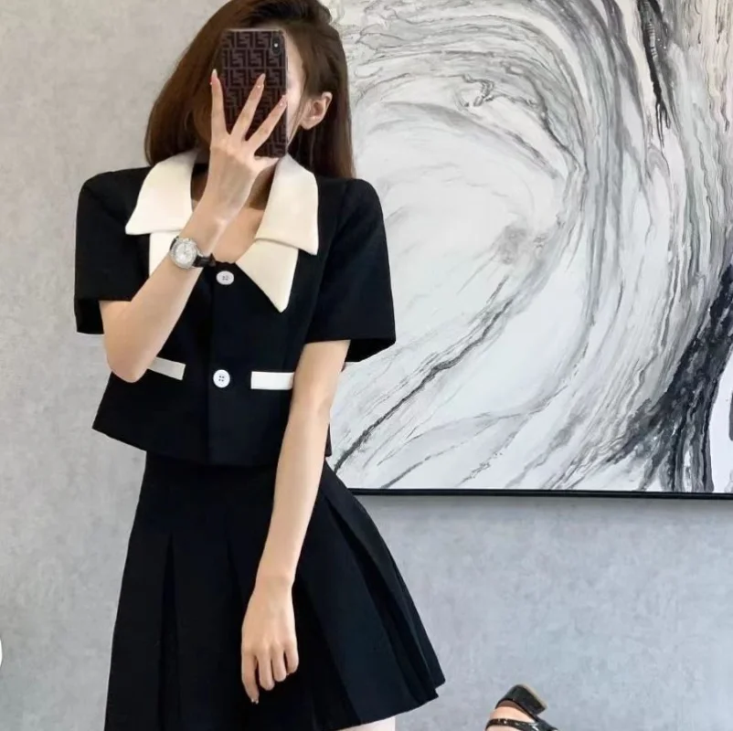 

Temperament Outfits 2023 Summer Hot Korean Fit Fresh Fashionable Flesh Covering Top Pleated Skirt Two Piece Set for Women