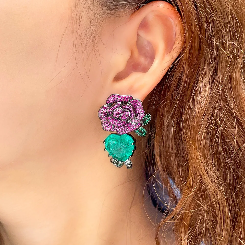 CWWZircons Beliebte Kreative Rosa Rote CZ Große Blumen-Herz-Hängeohrringe für Verlobung und Festlichkeiten für Damen Großhandel E0884 – Detail 1