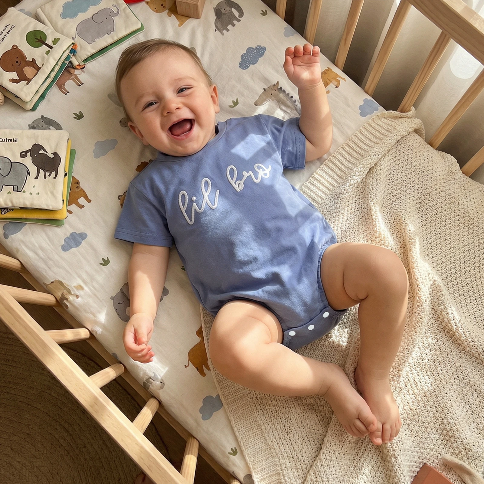 

Комбинезоны для маленьких мальчиков и девочек, одинаковые наряды для брата и сестры, летняя одежда с короткими рукавами и вышивкой букв, боди, комбинезоны