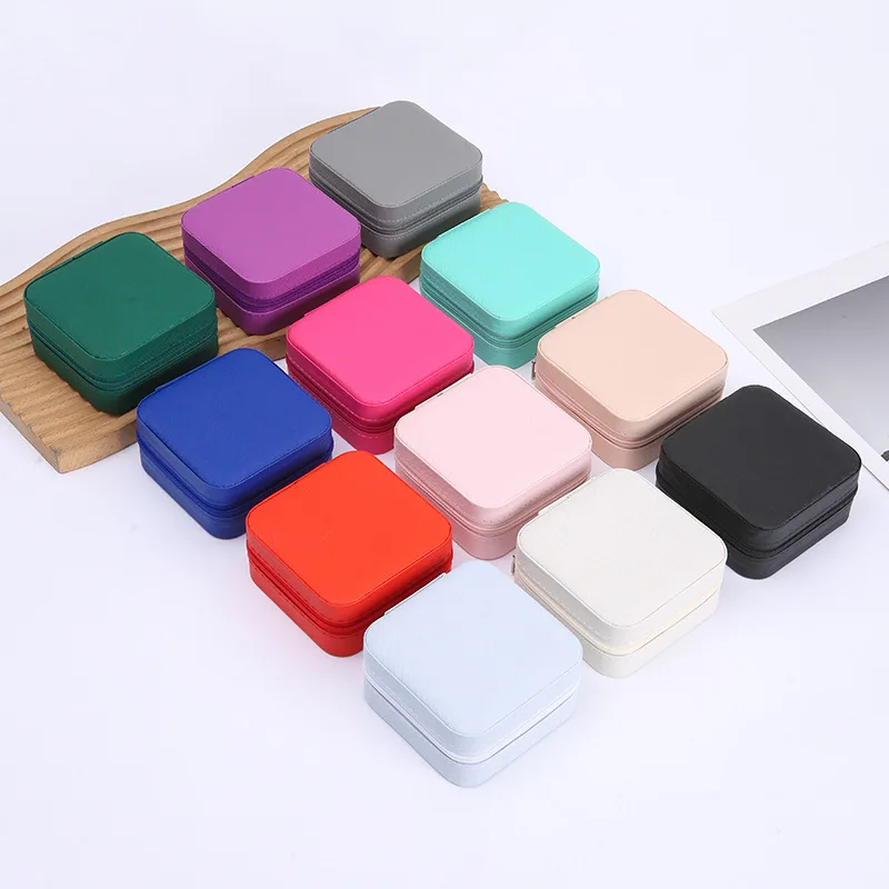 

Портативная и минималистичная миниатюрная квадратная шкатулка для украшений, коробка для хранения колец, браслетов, ожерелий, сережек, изысканная высококачественная шкатулка для драгоценностей.