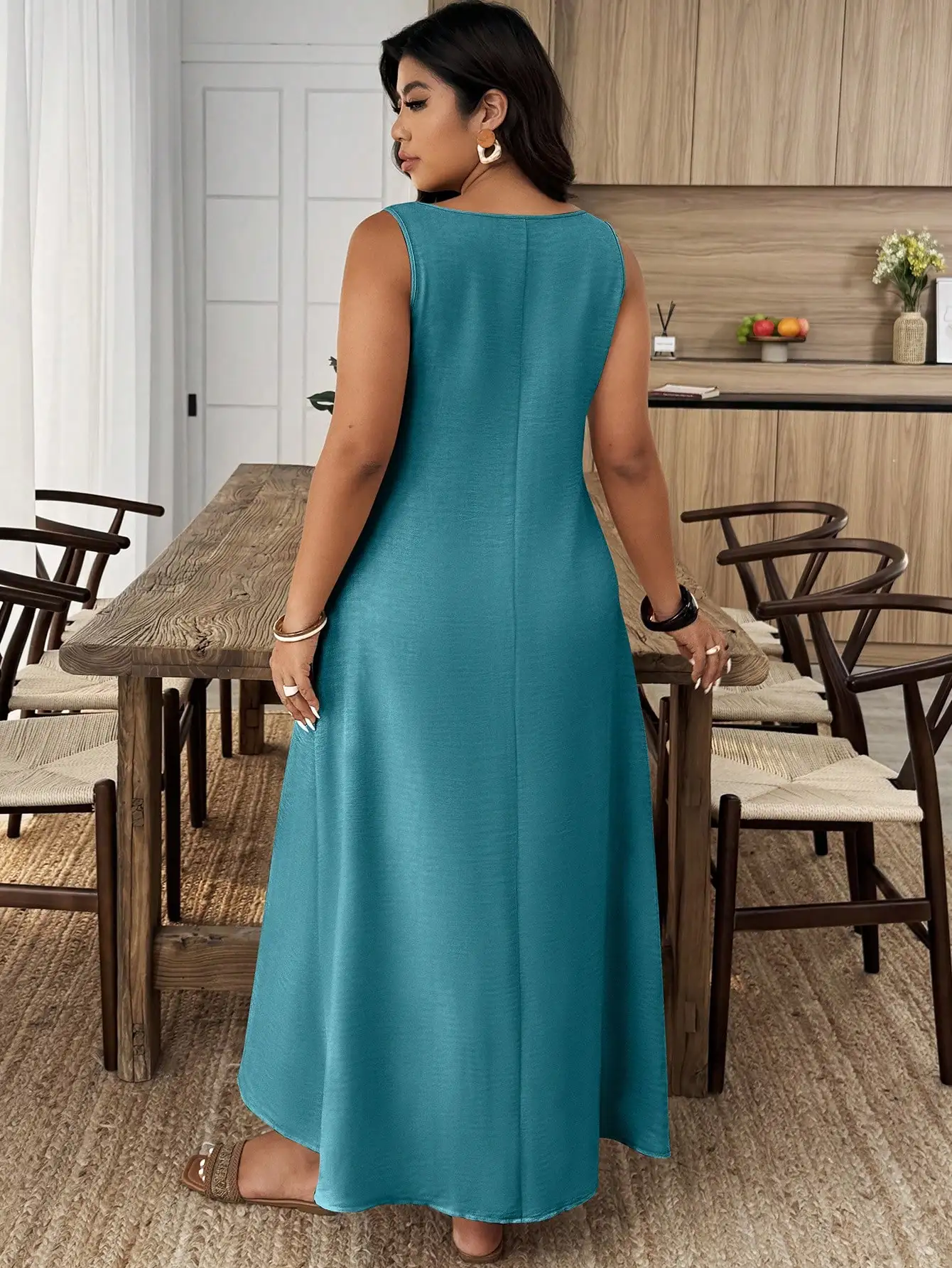 

Plus Size Women Summer Casual Vacation Solid Color Notched Neck Sleeveless Loose Maxi Dress