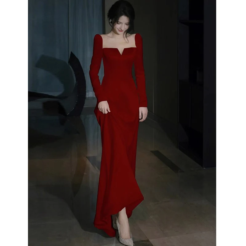 

Red Long Sleeve Wedding Dress Long Evening Gown Fashionable Fitting Style for Engagement And Wedding Parties Elegant Classy