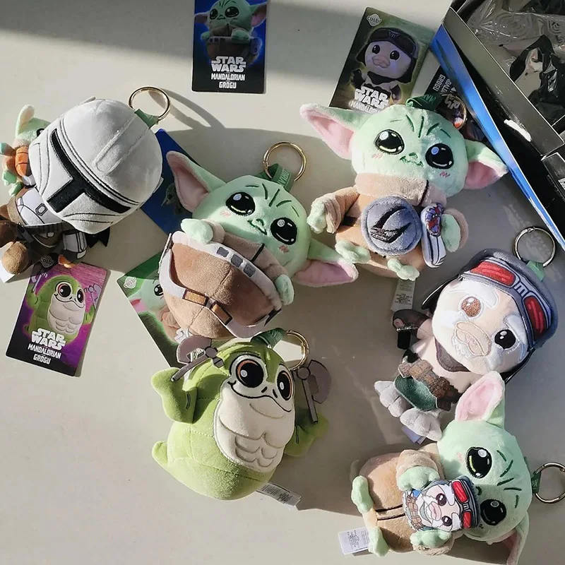 

Hot Toys The Mandalorian and Grogu Cosbi Plush Keychain Mystery Blind Box Collectible Doll Pendant Anime Doll Decor Toy Gift