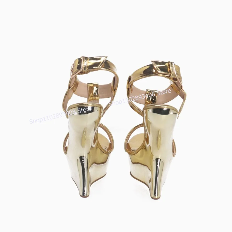 Sandali con lacci incrociati dorati Open Toe Platform Buckle Strap tacchi stile strano scarpe da donna estive scarpe moda Zapatillas Mujer