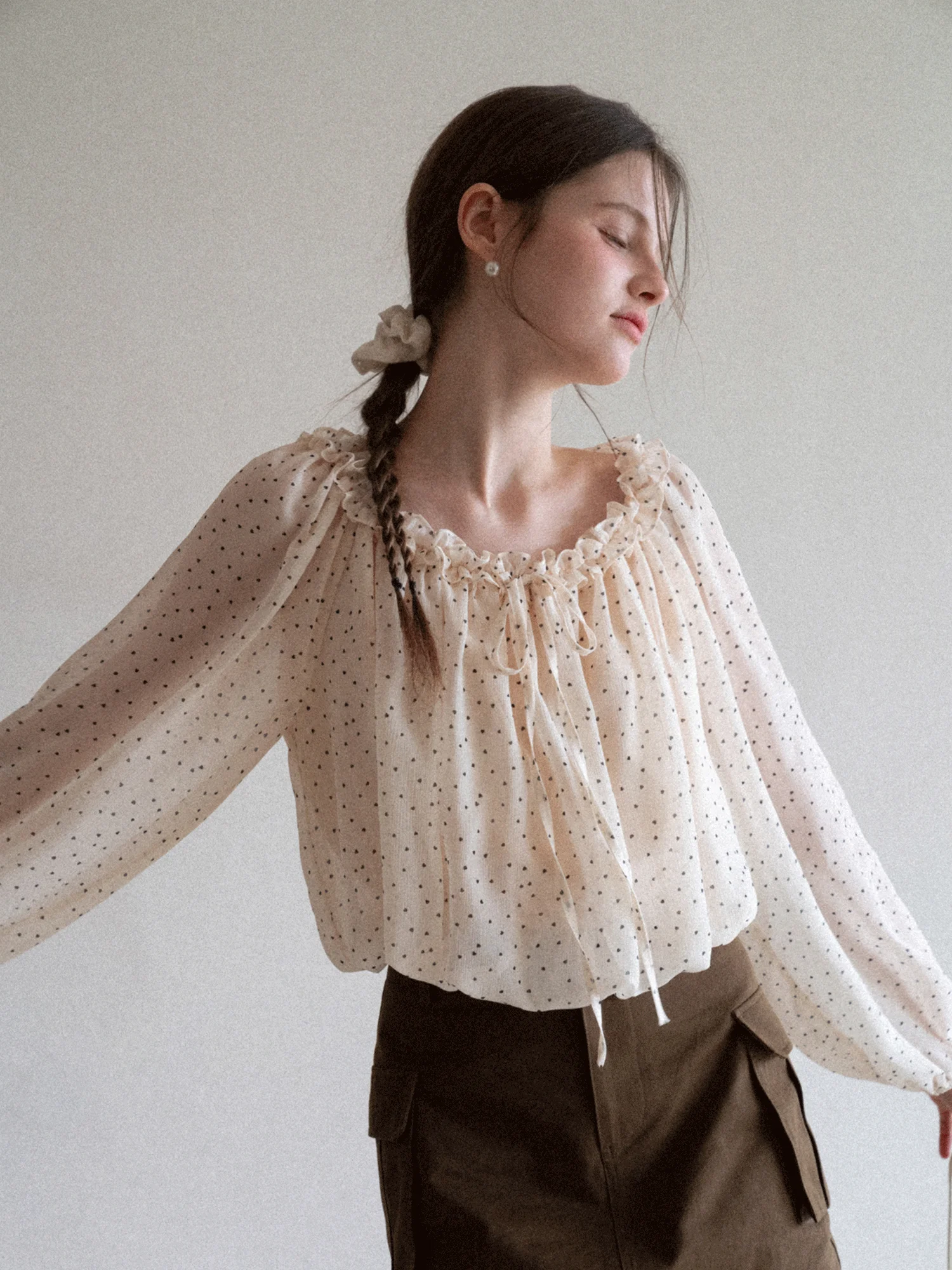 

EGGKA Spring Design Sense Polka Dot Short Sleeve Chiffon Top Wood Grain Flower Bud Style Slimming Casual Loose Fit