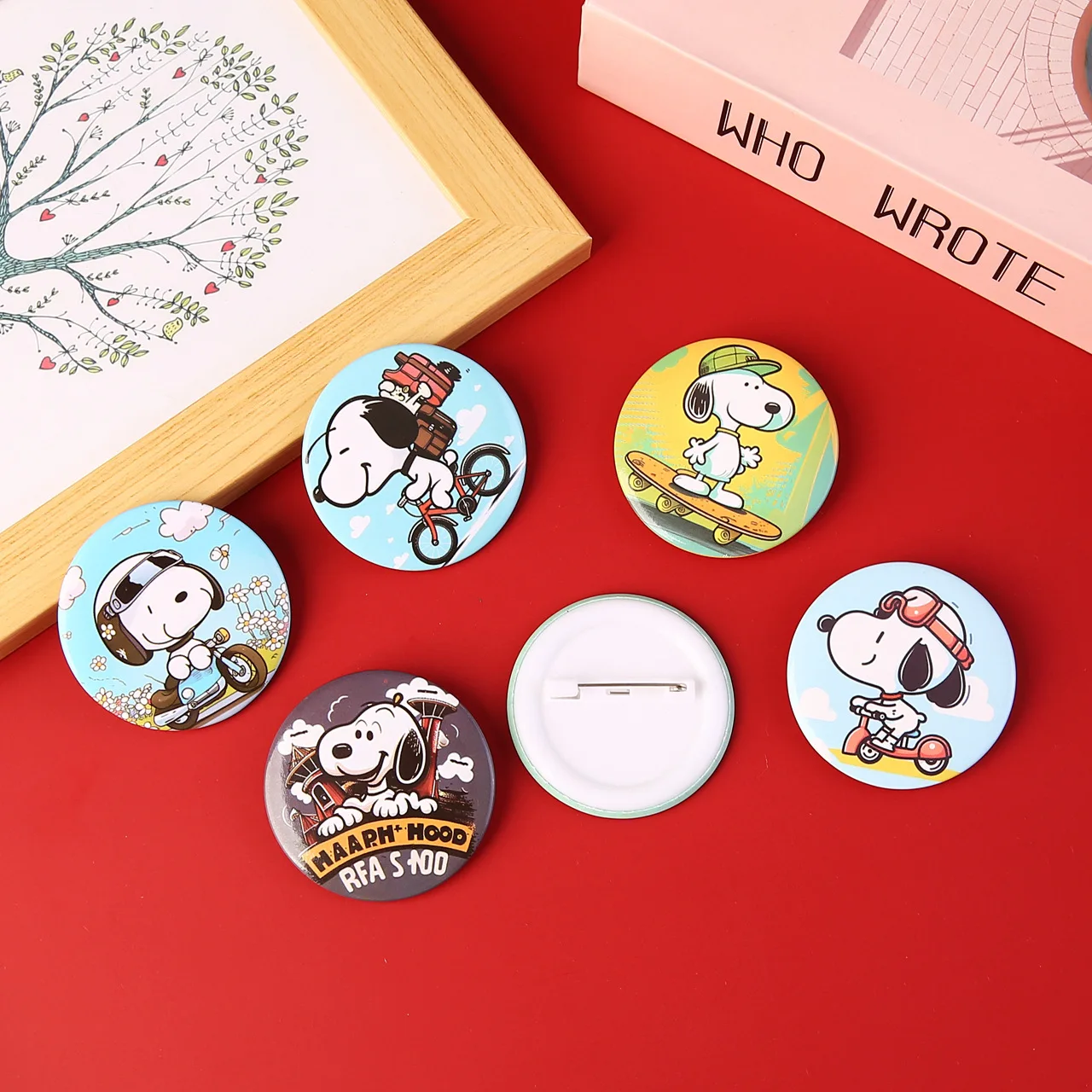 8 Pcs/set Snoopy Brooch Cartoon Japanese Badges Cute Lapel Badges for Backpacks Briefcase Anime Tinplate Pin Clothes Accessories