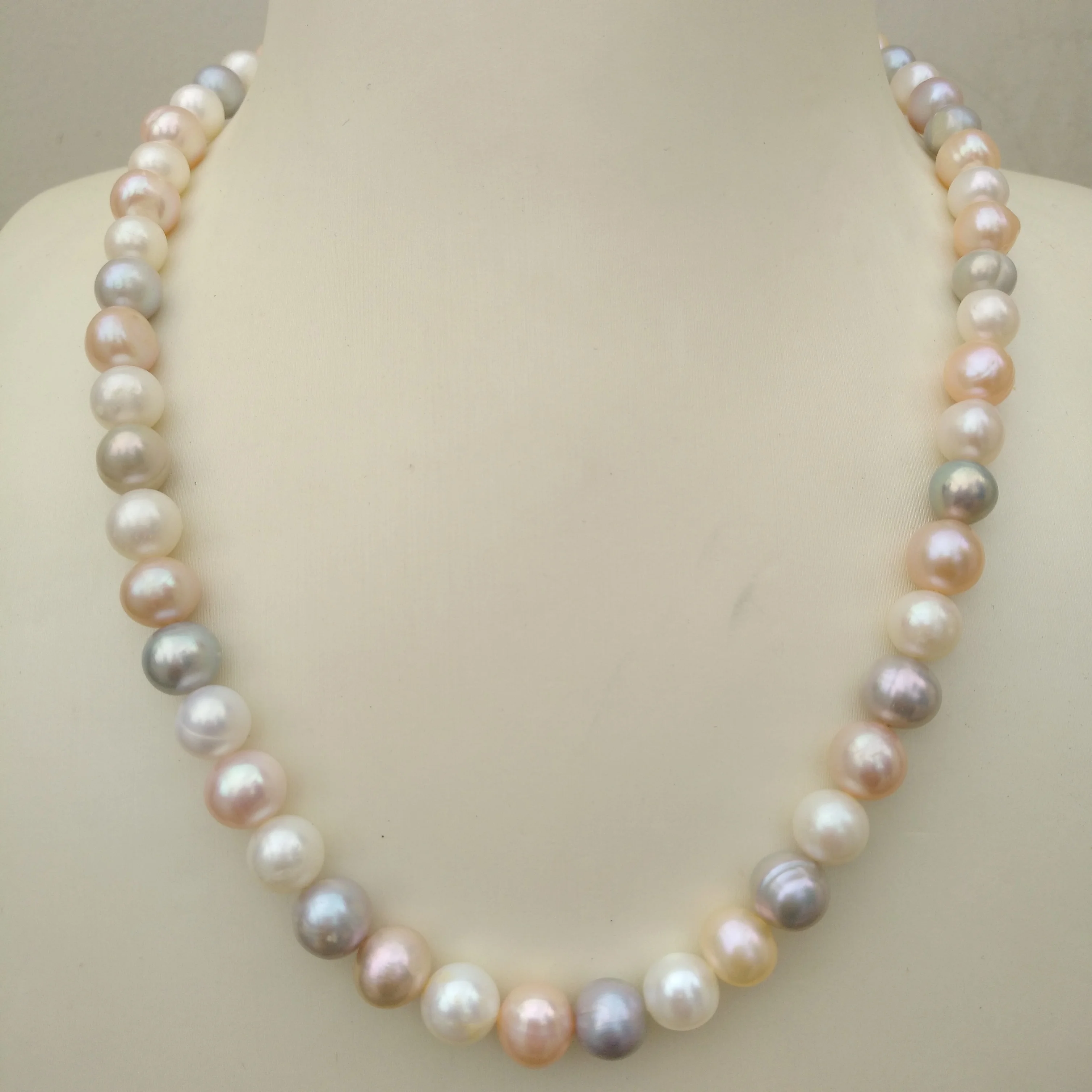 

Exceptional AAA 6-8mm Natural South Sea White Pink Purple Multi-color Real Pearl Necklace