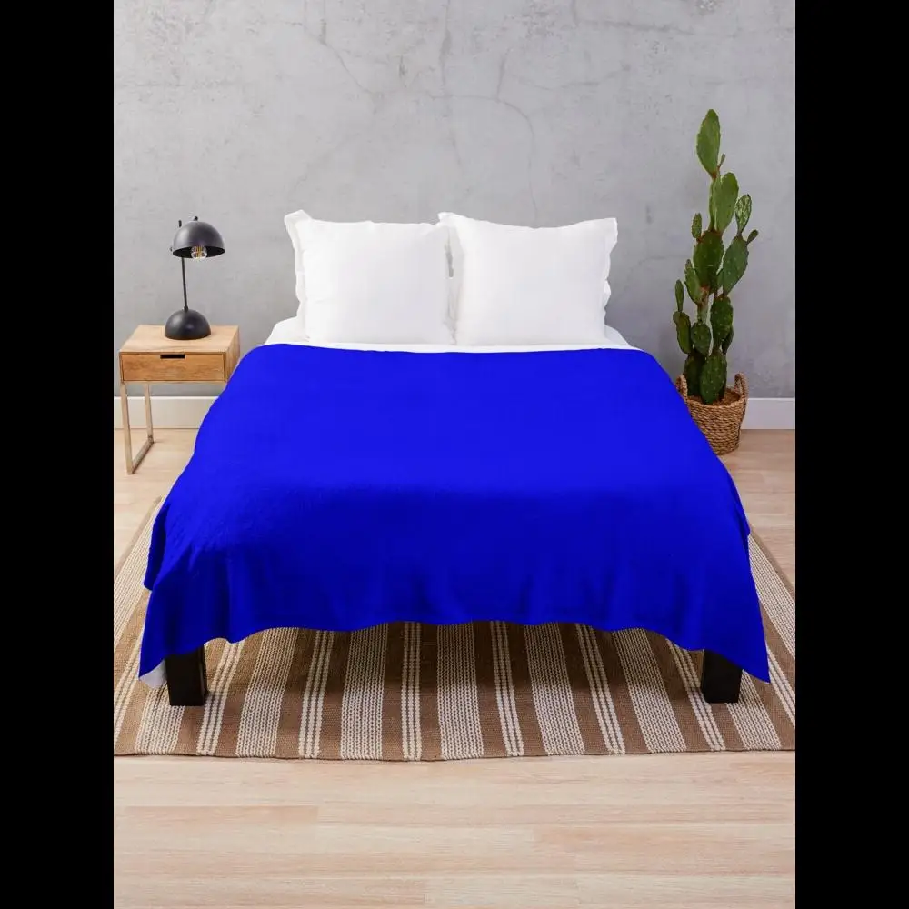 

Роскошное однотонное одеяло королевского синего цвета для удобного домашнего текстиля