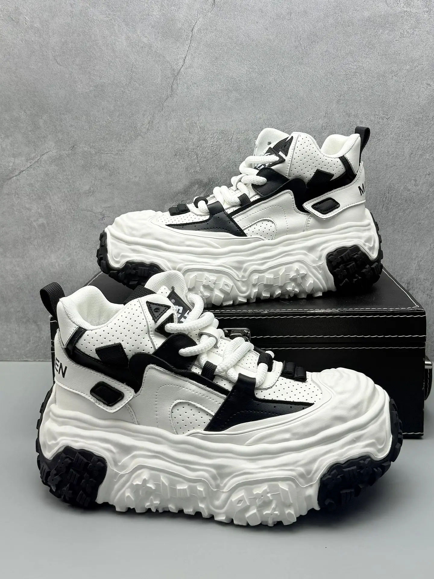 hommes-haut-decontracte-oes-2025-automne-hiver-thi-bot-papa-oes-marque-a-la-mode-rehaussant-le-design-sens-loisirs-oes