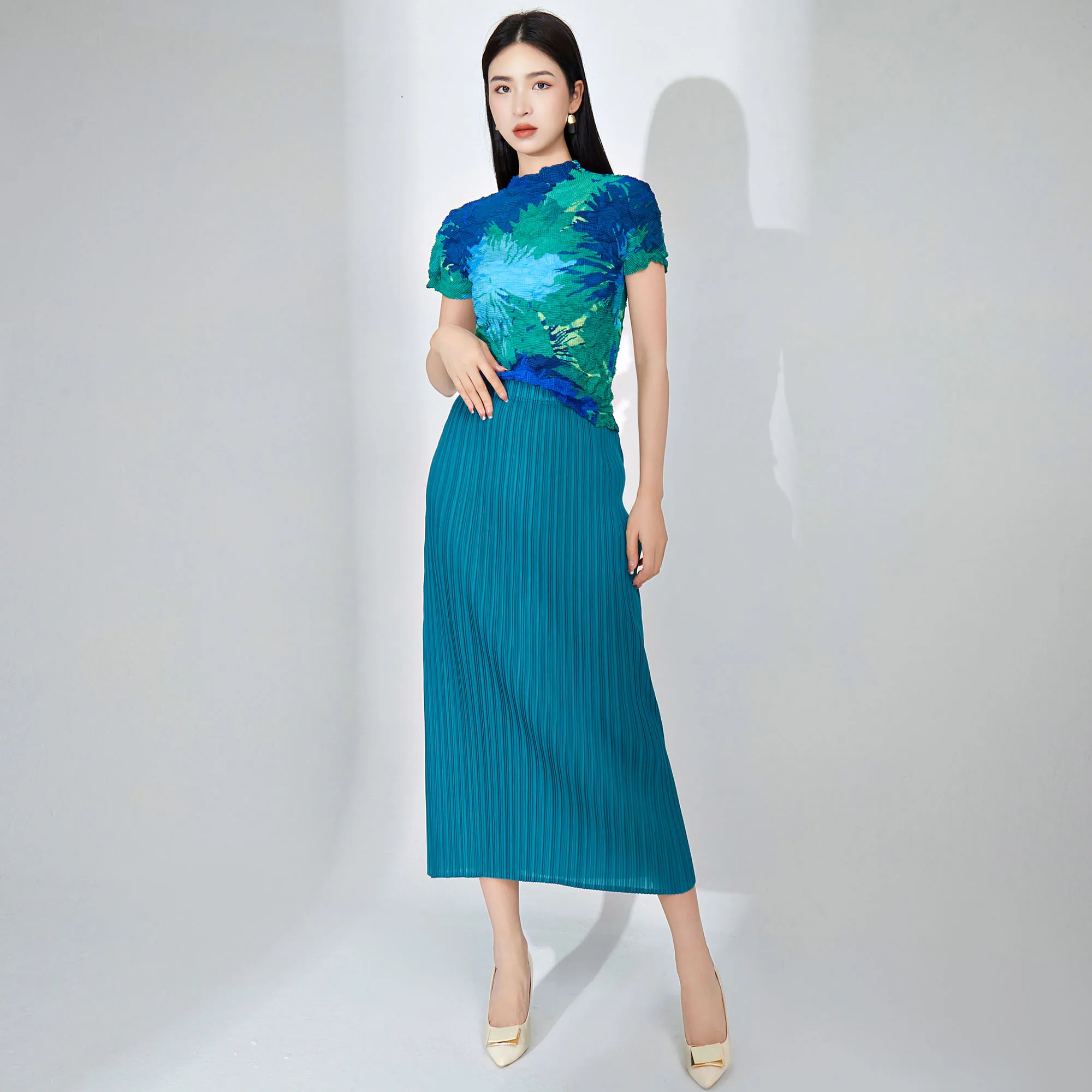 2025 Hot Selling Pleated Pencil Skirt High Waist Loose Fit Medium-Length Fashionable and Versatile Miyake Design