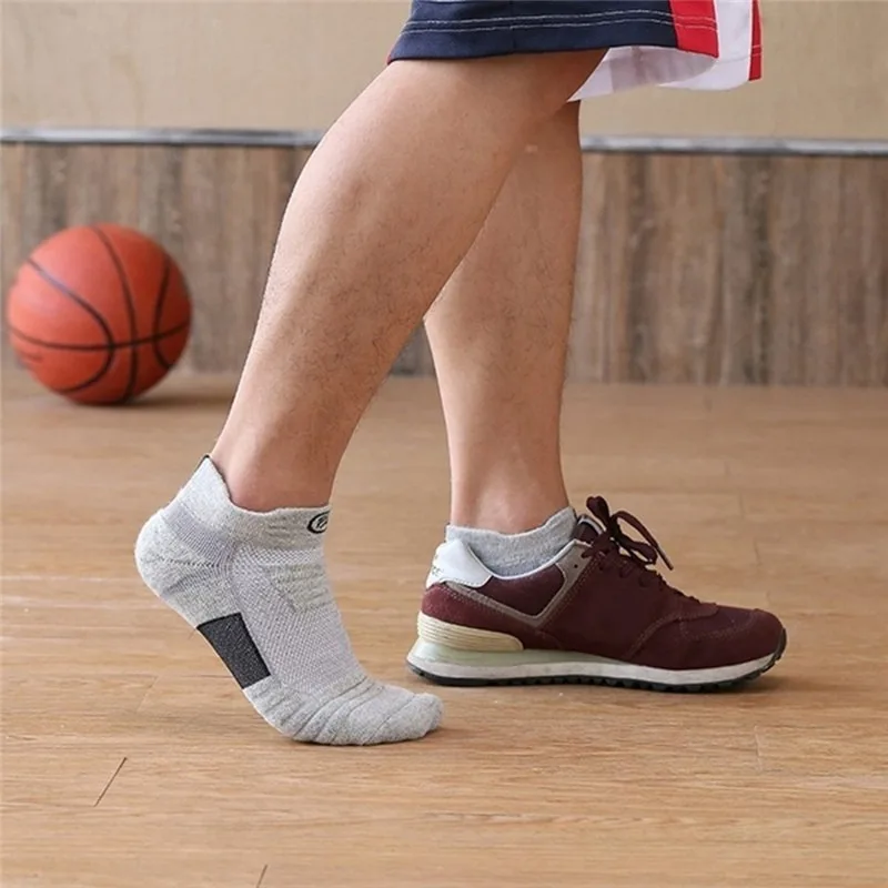 Men Thick Socks  Breathable Sweat-absorbent Outdoor Fitness Running Socks  Basketball Sports Fitness Socks For Male