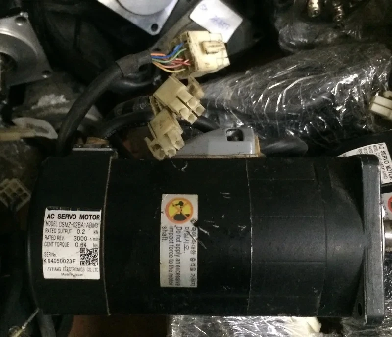 CSMZ-02BA1ABM3     SERVO MOTOR  ,   In good working condition, free shipping   a