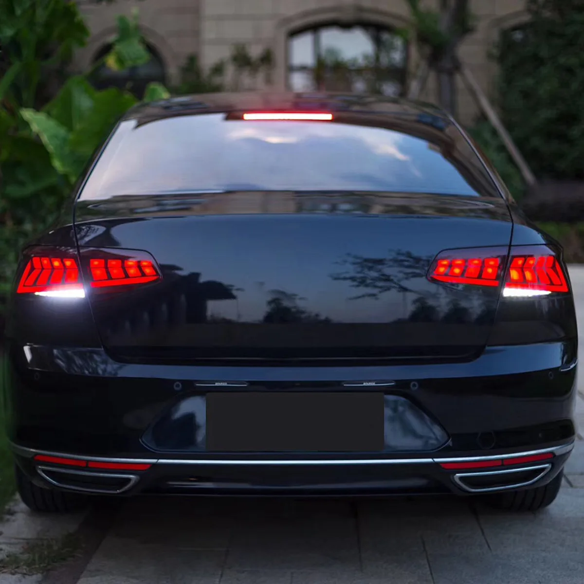 

Juncar подходит для VW Passat 17-19, черненой модели, задних фонарей, модифицированных стоп-сигналов, указателей поворота, специального автомобиля.