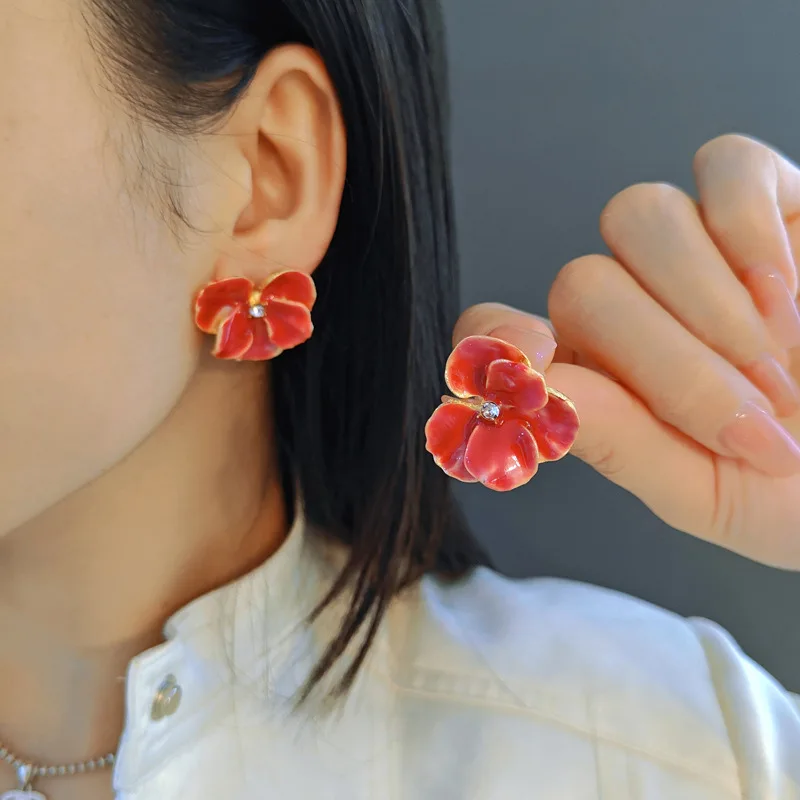 French Vintage Petal Earrings for Women Fashion Light Luxury Red Butterfly Orchid Flower Stud Earrings Female Statement Jewelry