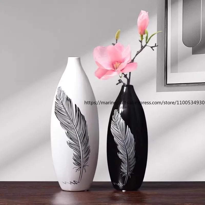 

European Decorative Creative Fashion Vase Ornament, Ceramic Handicraft Feather Black and White Ceramic Bottle Factory Direct