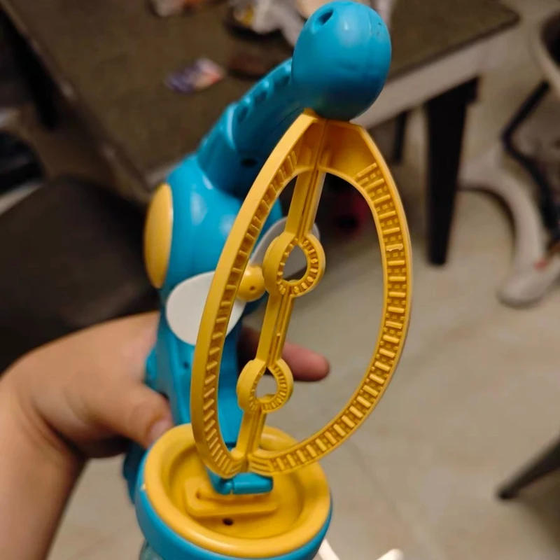 Brinquedo elétrico da máquina da bolha, ideia divertida do presente de aniversário ao ar livre para meninos meninas favores da festa do dia das crianças
