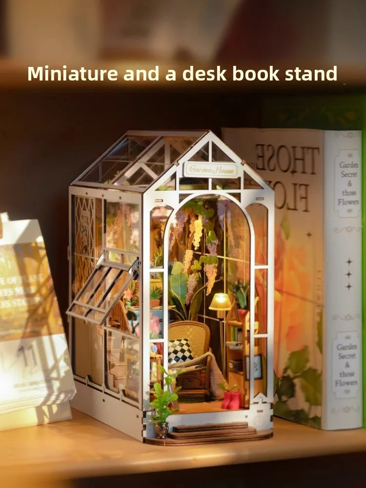 

Rolife Sakura Train DIY 3D Puzzle Building Blos Model Handmade Birthday Gift for Women Booke Assembly Model