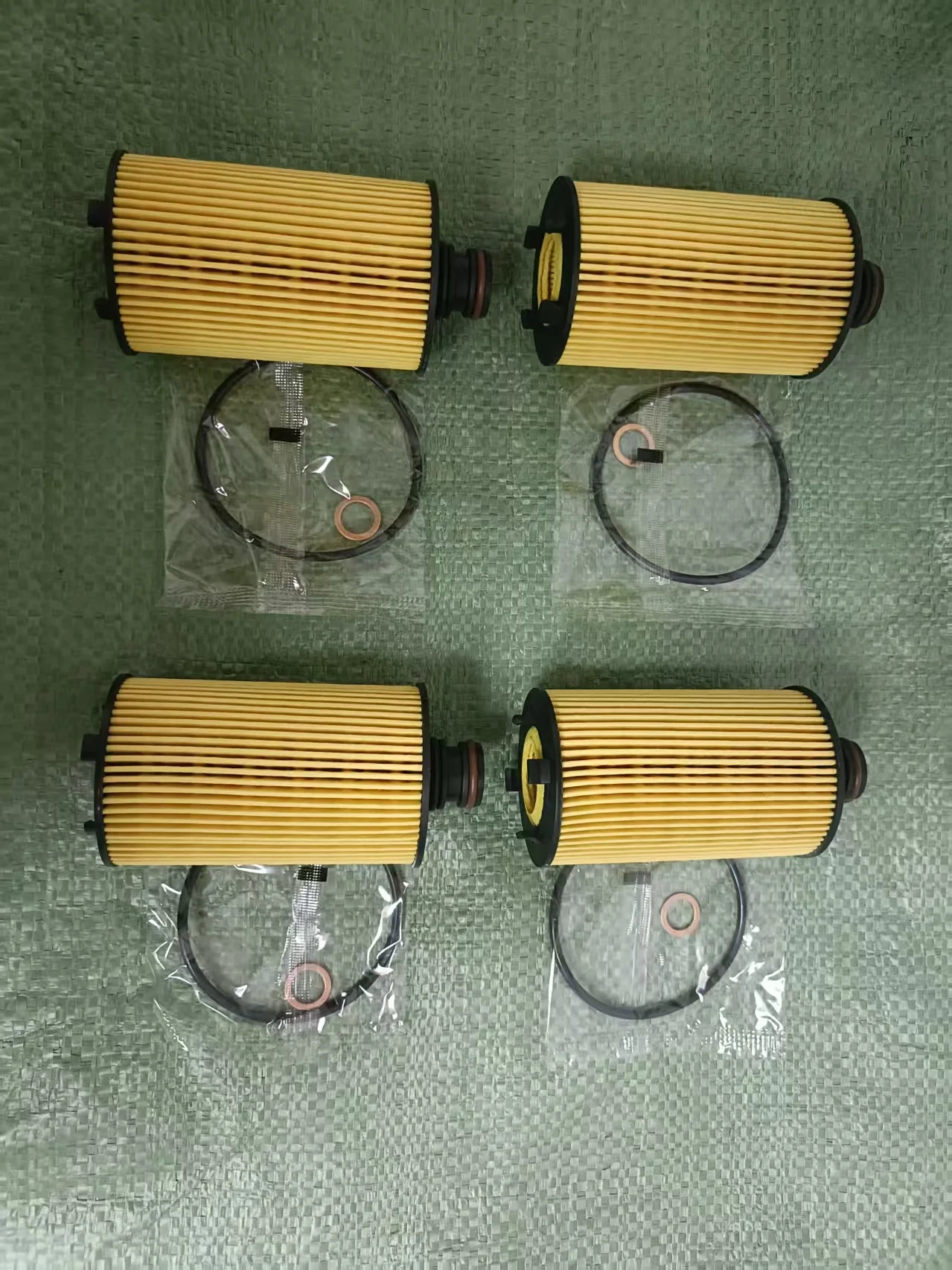 

4pcs Oil Filter for Diesel Ssangyong Actyon Korando 2.0 E-XDi Rexton 2.0 2.2 Xdi Rodius Musso 6711803009 67118-40125