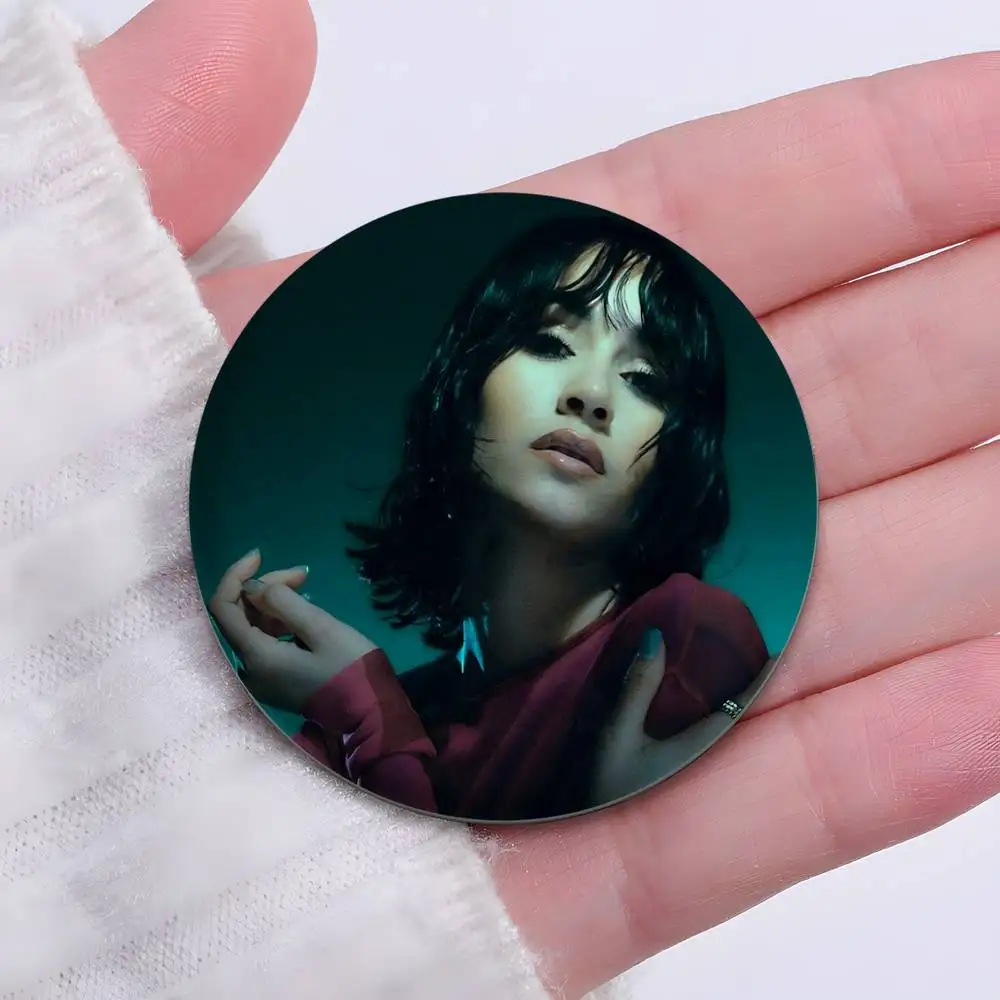 A-Aitana المغني O-Ocanas شارات مستديرة رائعة شارة دبابيس الإبداعية للملابس قبعة ظهره هدية اكسسوارات #3