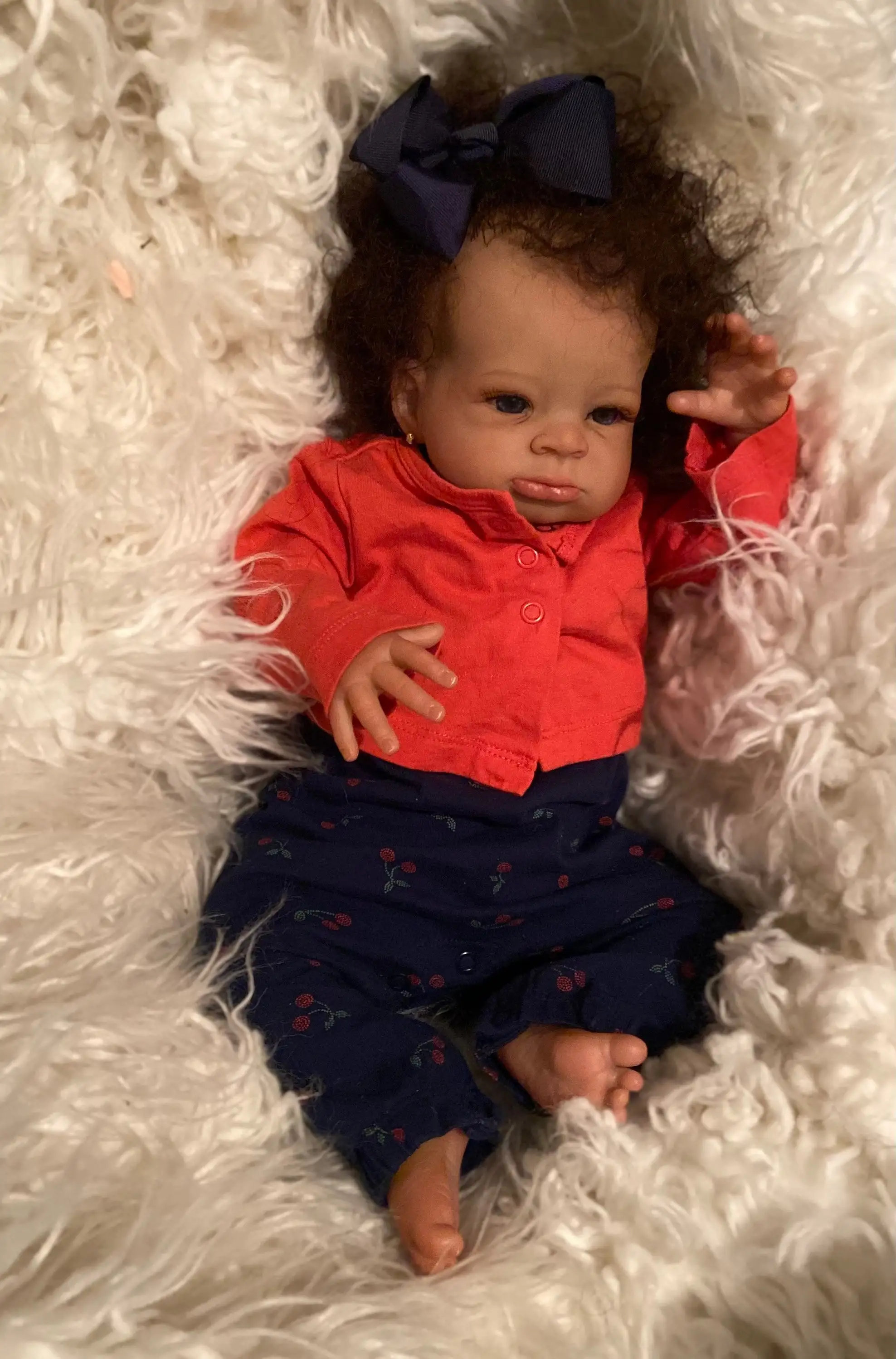 Risbecko 20 インチ リアルな黒のリボーンベビードール - アフリカ系アメリカ人の柔らかい布ボディ人形 - 誕生日プレゼント/クリスマスギフト