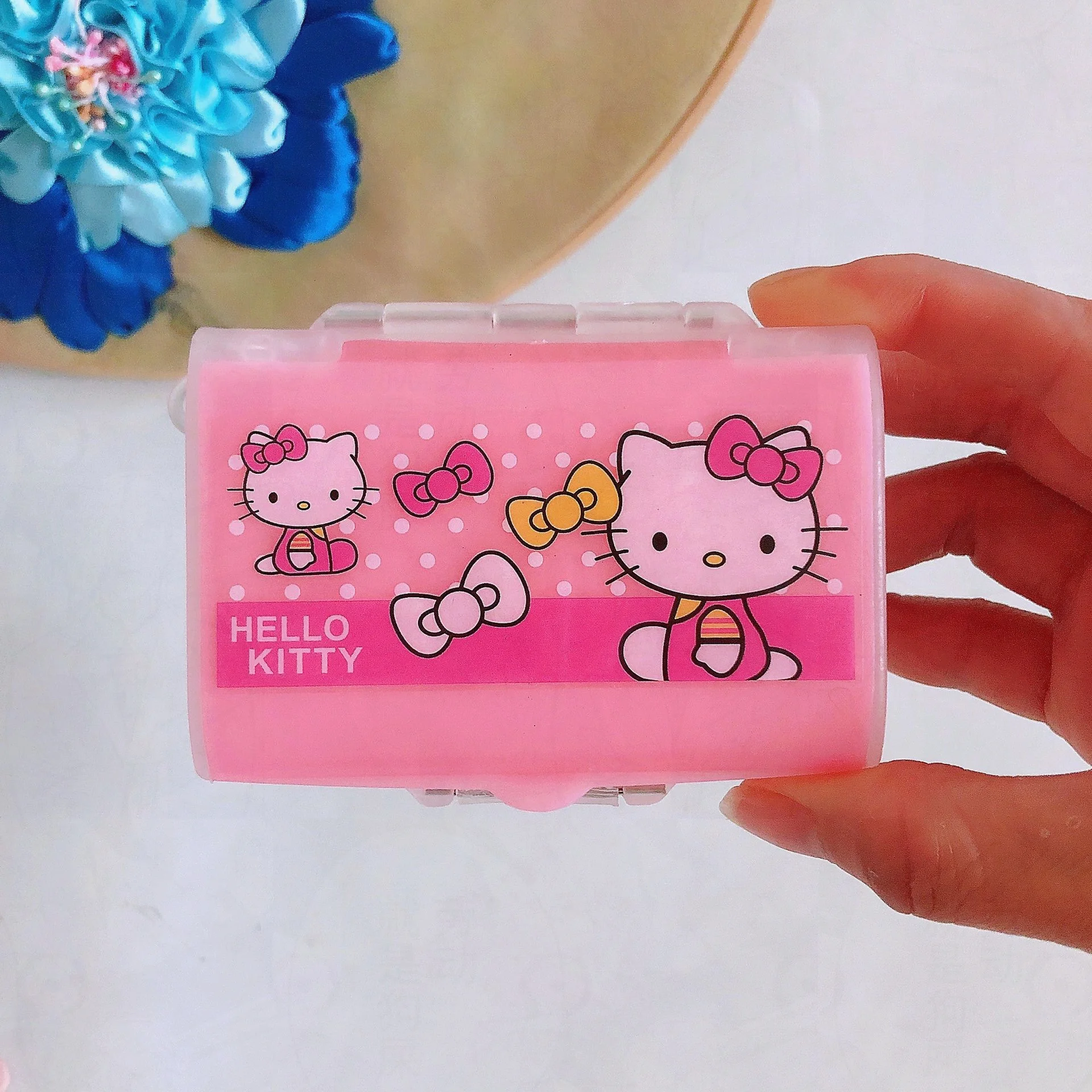 Sanrio-Kawaii Olá Kitty Caixa De Comprimidos Portátil, Sete Compartimento, KT Gato De Armazenamento, Viagem, Dupla Camada, Caixa De Remédios,