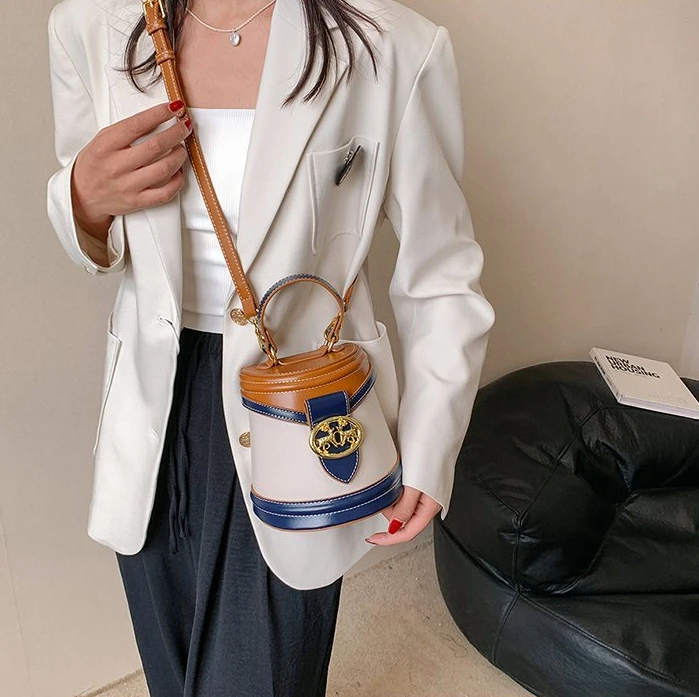 

Зимняя модная женская трендовая сумка-мешок 26, новая популярная повседневная сумка на плечо для поездок на работу, женская роскошная дизайнерская качественная кожаная сумка