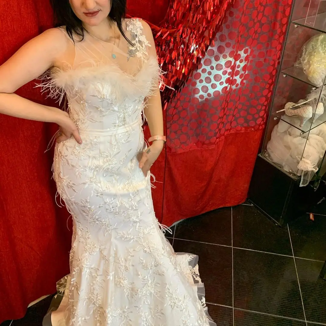 Robe de mariée sirène personnalisée avec plumes en fibre de dentelle, robe vintage avec train de balayage, robe de patients, nouveau style