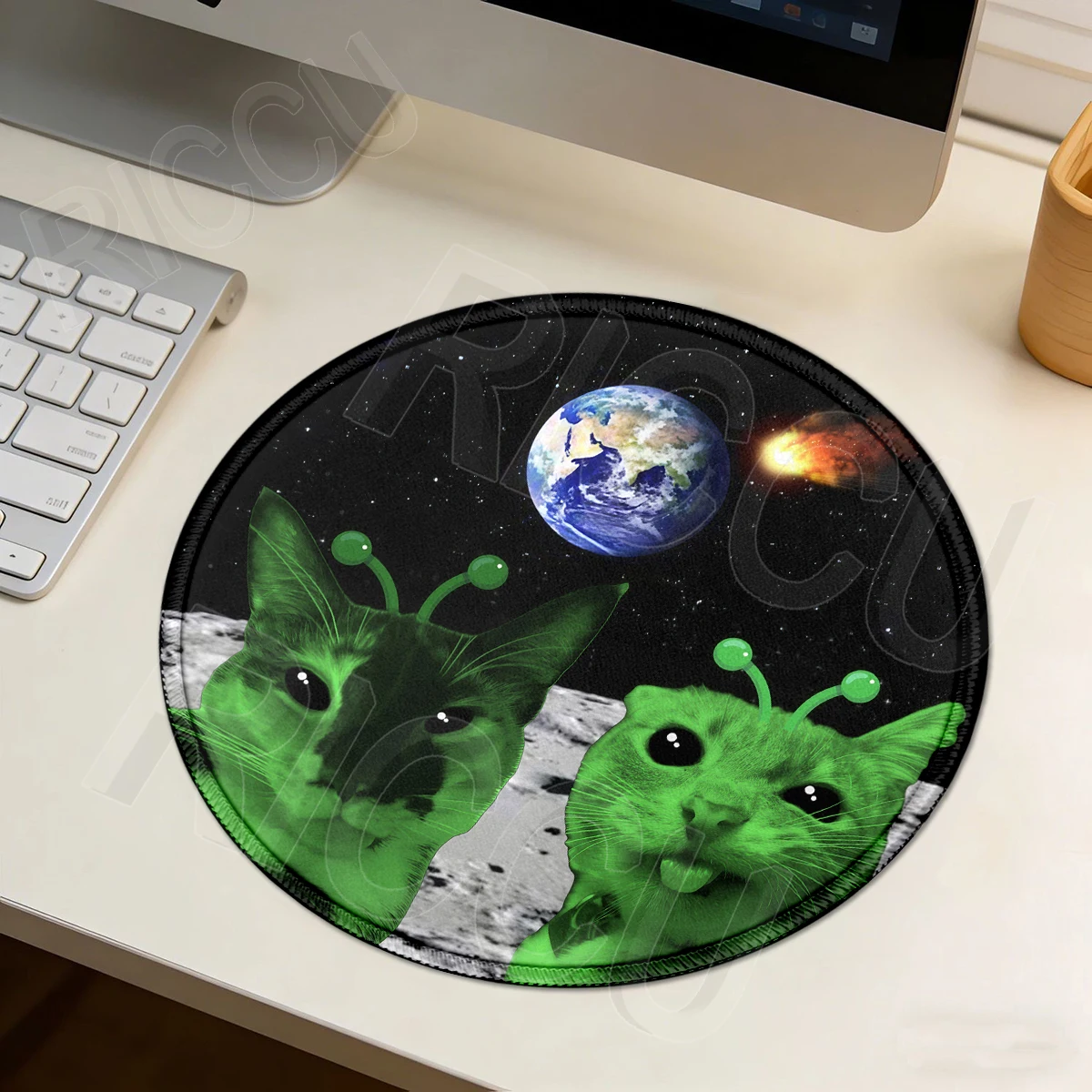 Alien Cat Meme Mouse Pad Non-Slip Portable Mats Laptop Office Kawaii Cat Desk Mat Gaming Keyboard Mousepad Round Tablepad Cuppad