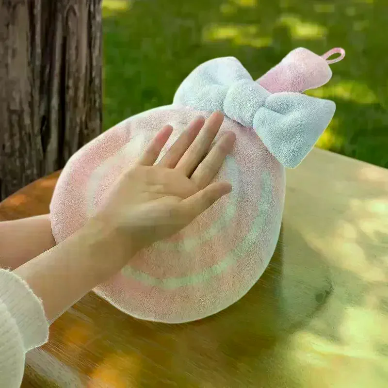 منشفة يد كرتونية ناعمة ماصة من المخمل المرجاني مطرزة صديقة للبشرة من الألياف الدقيقة مصاصة مسح القماش للحمام المطبخ