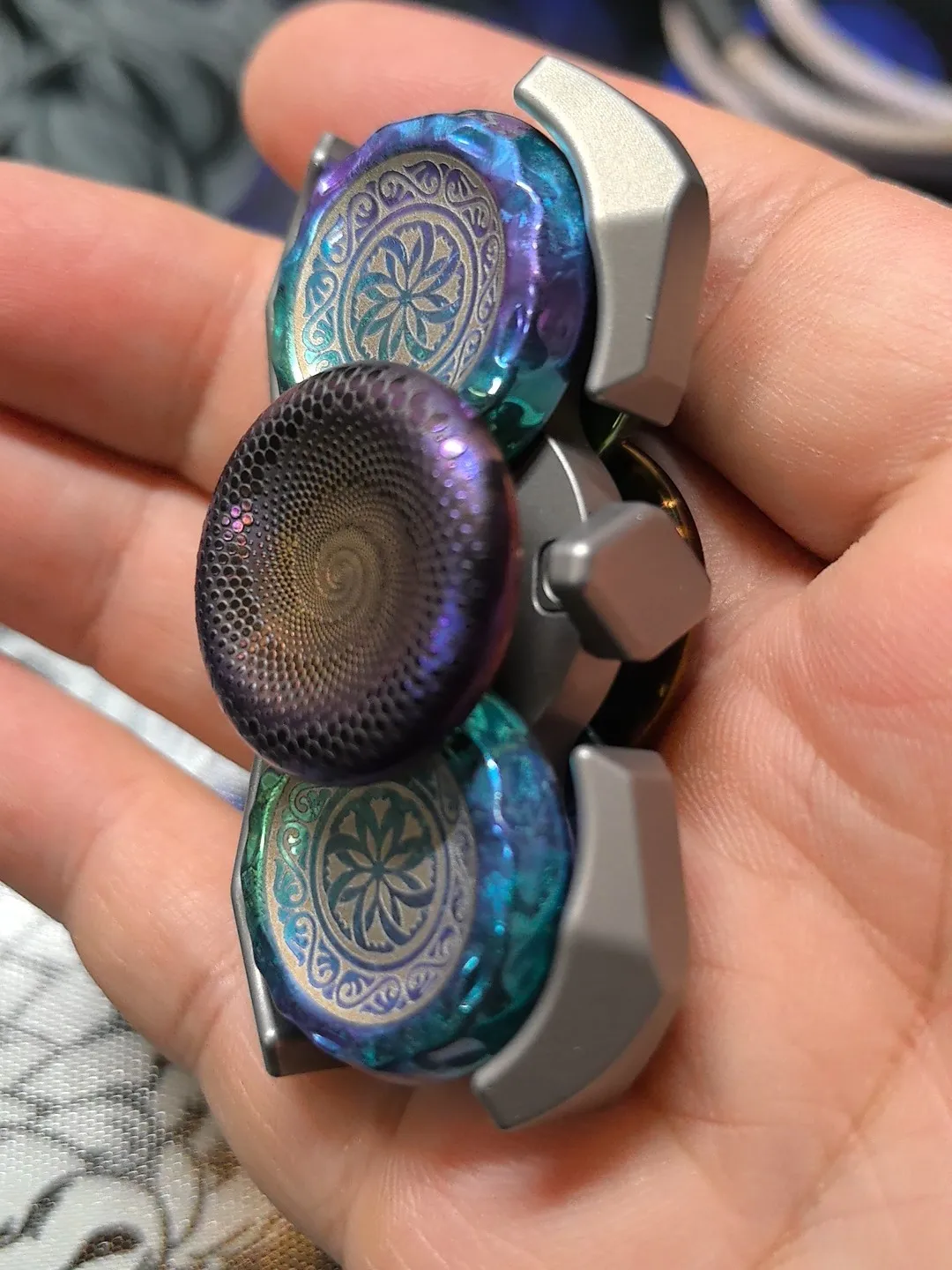 Used EDC Titanium Brittle Wave + Two YH Dog Gnaw Ice Crystal Titanium Pair Lock + Titanium Purple Screw Lock