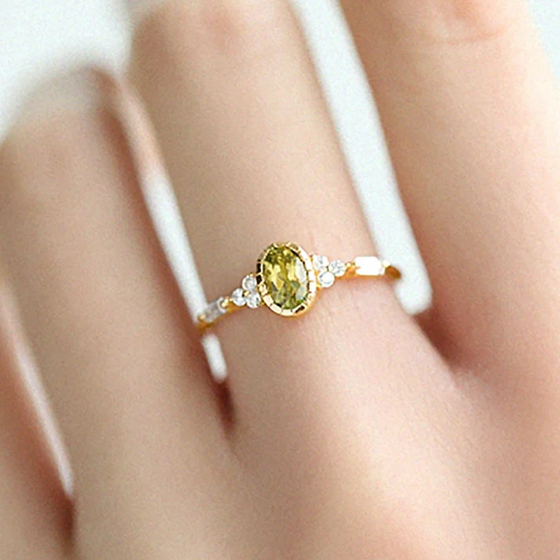 Huitan Exquisite Oval Yellow CZ Women Rings Newly Trendy Dainty Finger Accessories Unique Attractive Charm Romantic Jewelry Gift