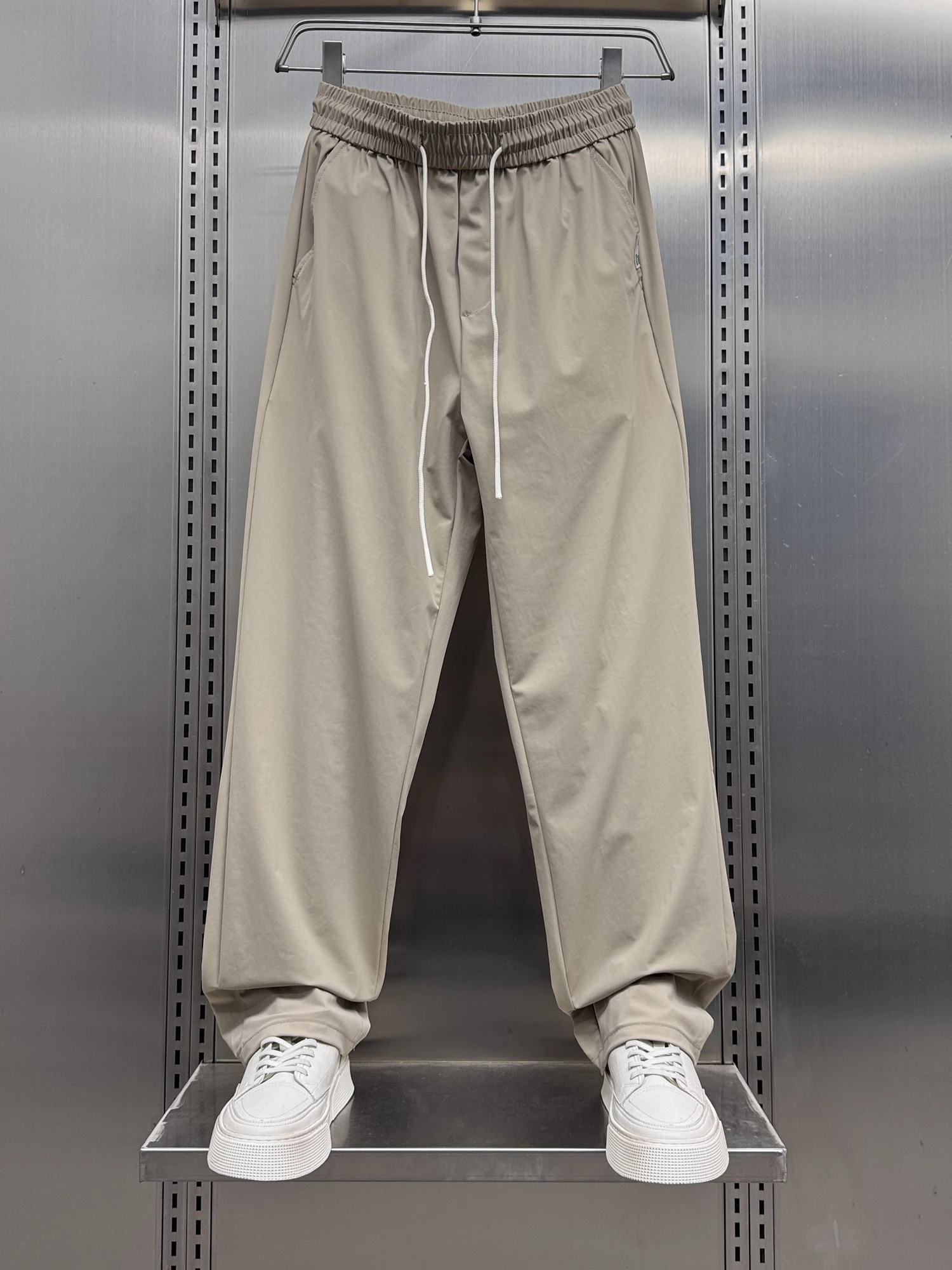 

Мужские летние тонкие дышащие повседневные брюки цвета хаки, свободные прямые спортивные длинные брюки, универсальные легкие быстросохнущие брюки прямого кроя