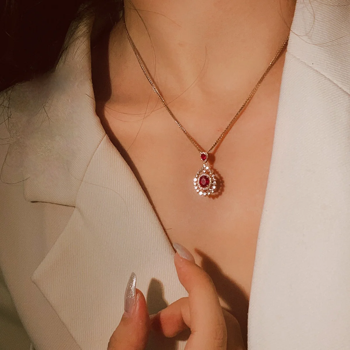 

Ins Popular 925 Silver Round Synethic Ruby Teardrop Pendant Halo Engagement Wedding Necklace For Women Custom High Jewelry Copy