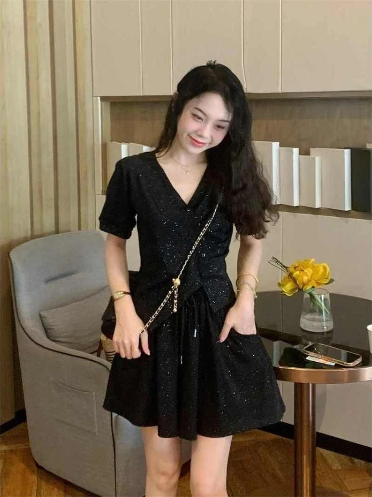 

Fashion Trendy Age Reducing Niche Tummy Cover Women's Short Sleeve Set Loose Fit Slimming Casual Shorts Two Piece Summer Outfit