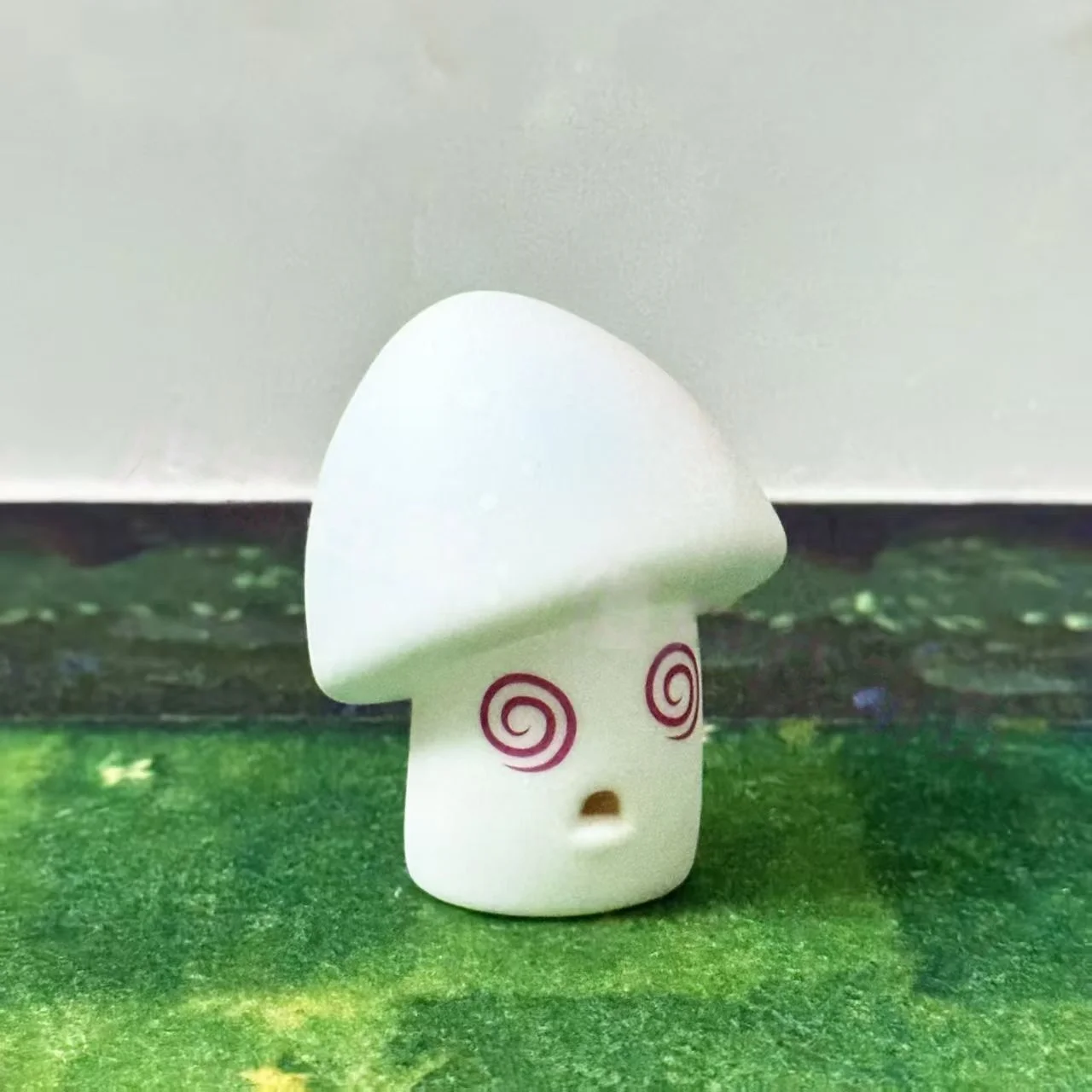 

Misty Mushroom This is a soft rubber toy featuring glowing plants, game scenes, shooting games, and birthday gift toys.