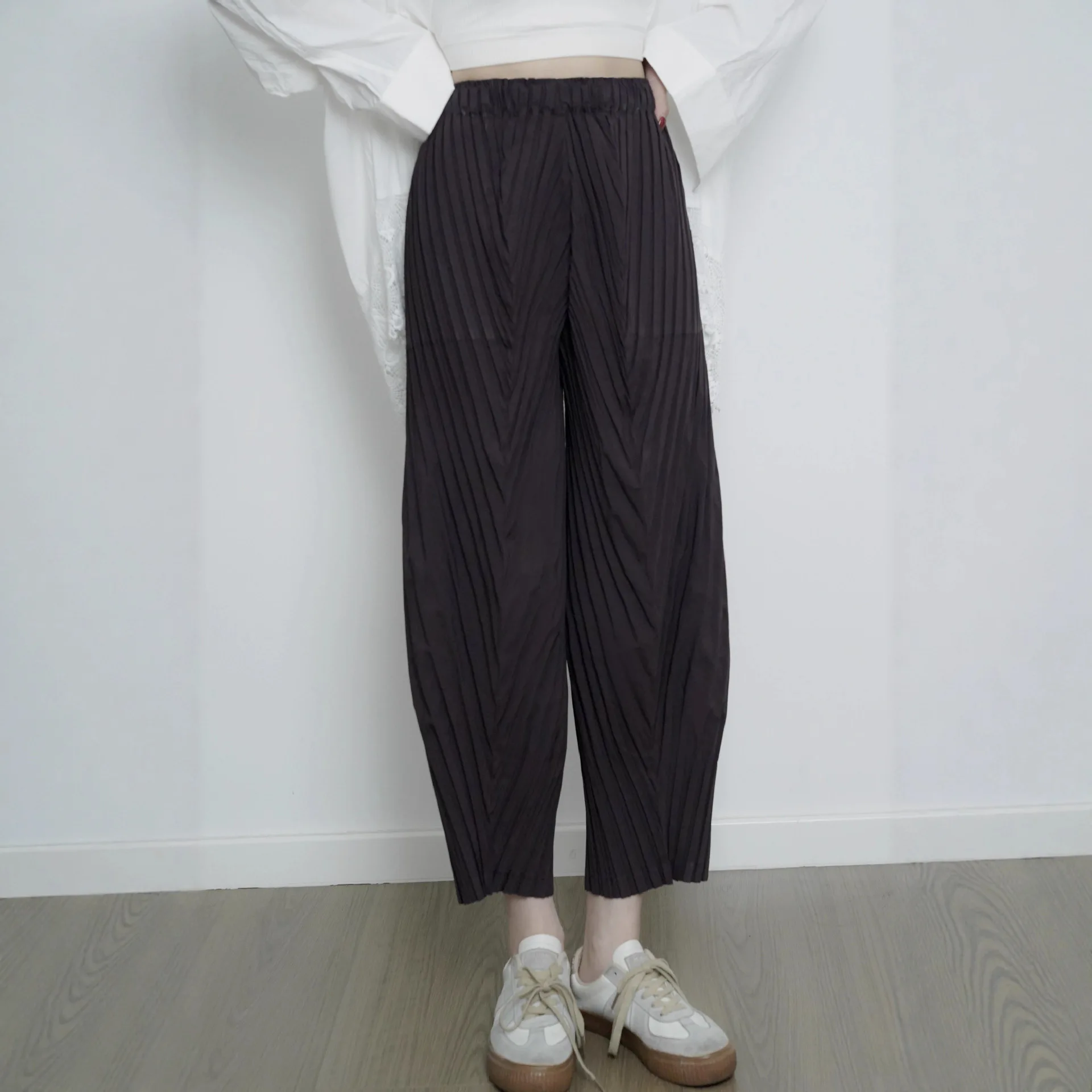 Miyake Pleated 2025 New Spring and Autumn Fashion Twill Leggings Nine-minute Trousers Pleated Harem Trousers Female Pleated