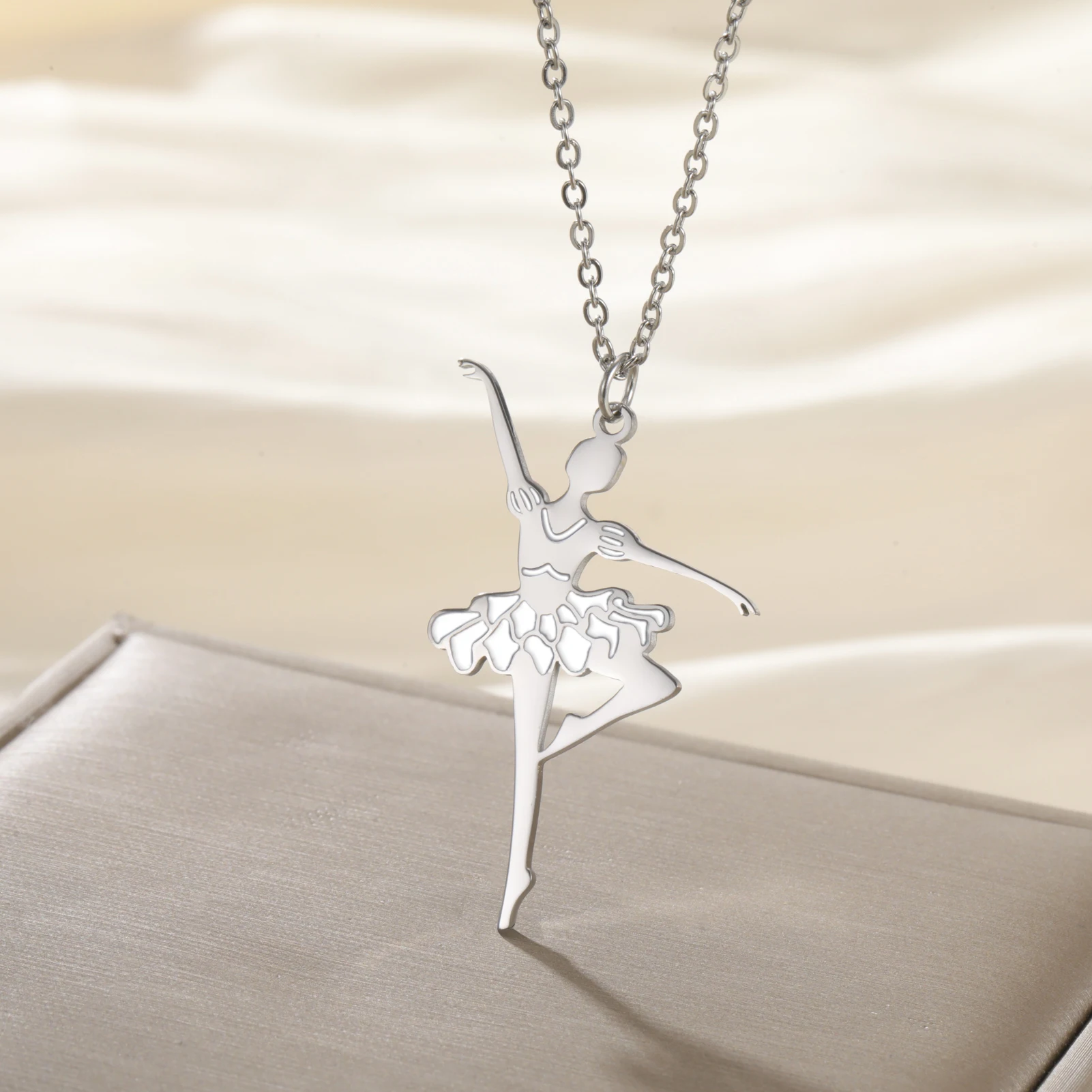 COOLTIME Gymnastik Anhänger Halskette für Frauen Edelstahl Mode Sport Ballett Tänzerin Halskette Turnerin Schmuck Neue – Detail 16